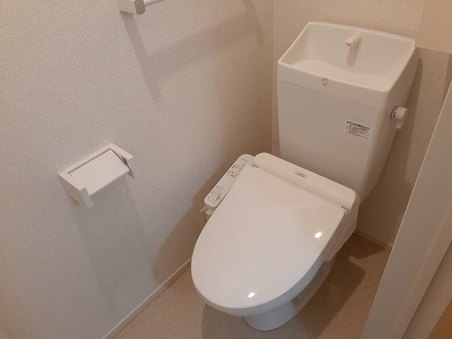 レヴリーⅡの洗面所|広い洗面スペース