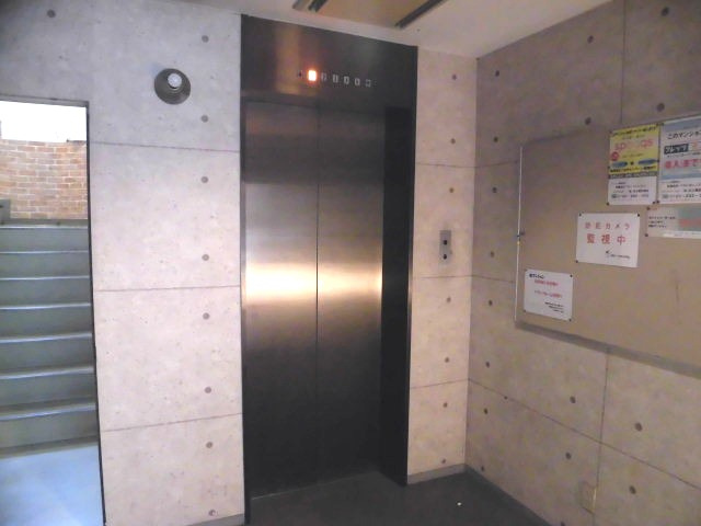 カムネス経大前