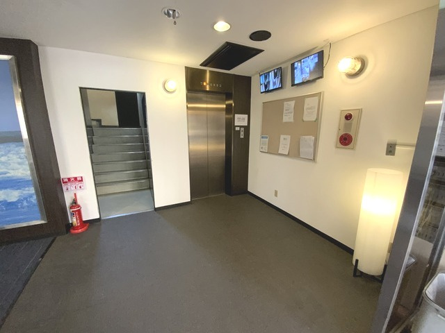 カムネス経大前