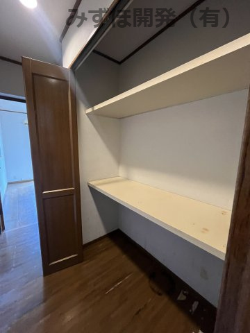 上山市長清水の収納|廊下収納