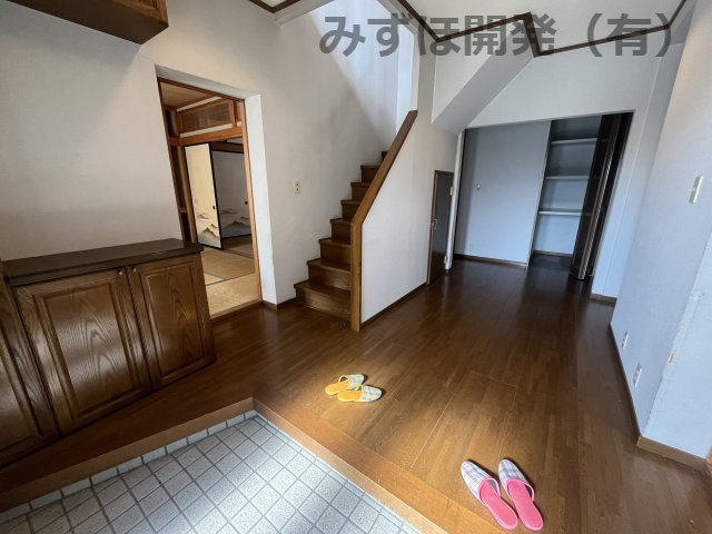 上山市長清水の玄関