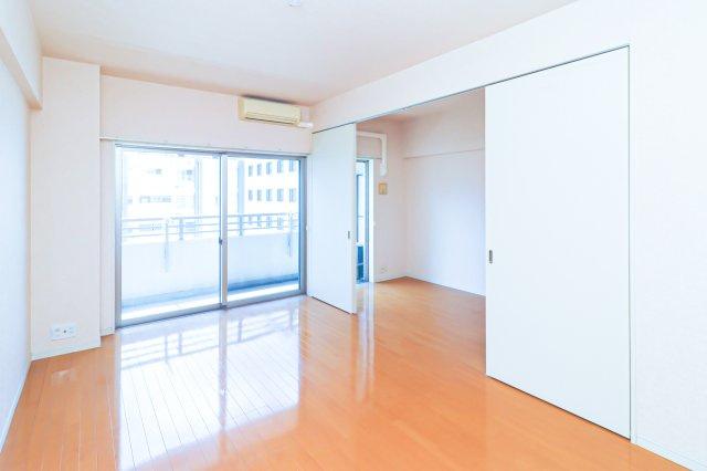 サヴォイグランデヴィル　8階の居間・リビング|別号室のものです。現状優先になります。