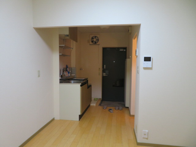 ラポール二番館の居間・リビング