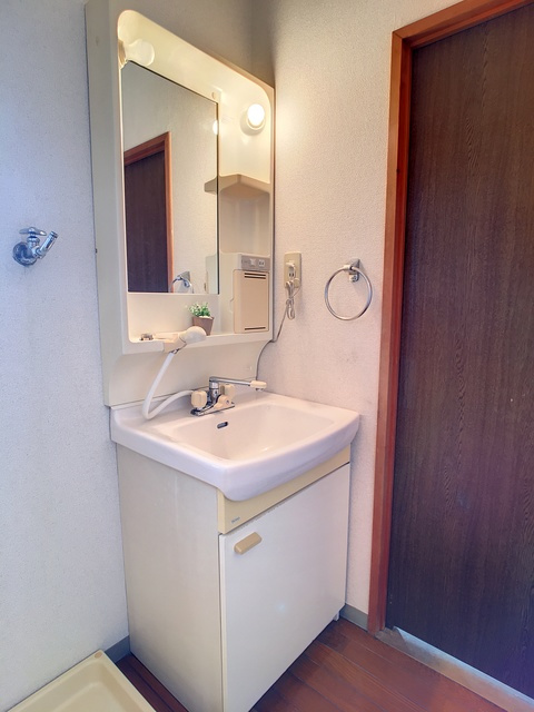 直方市大字山部のアパートの洗面所