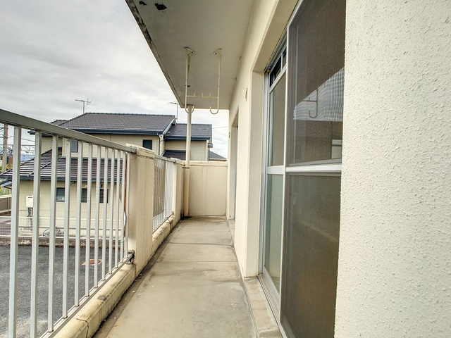 直方市大字山部のアパートのバルコニー