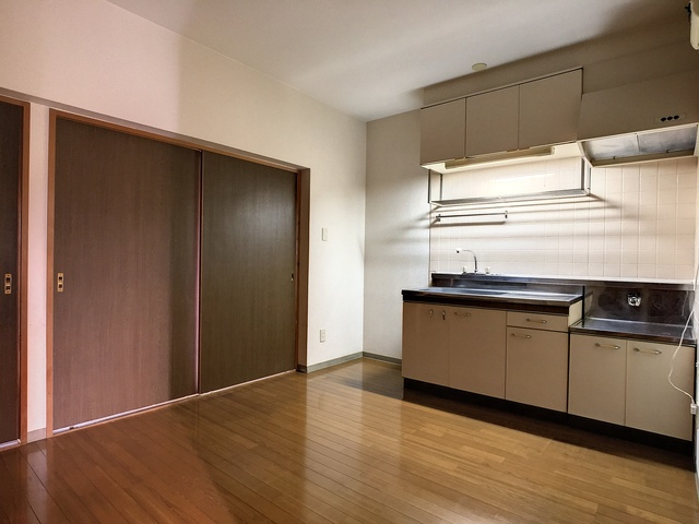 直方市大字山部のアパートの居間・リビング