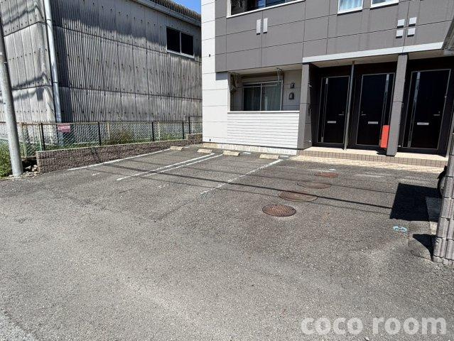 ジャスミンの駐車場