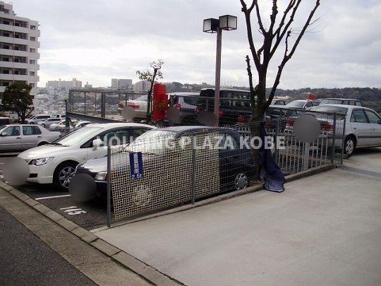 パームスクエアジェームス山の駐車場|敷地内駐車場の空きは要確認