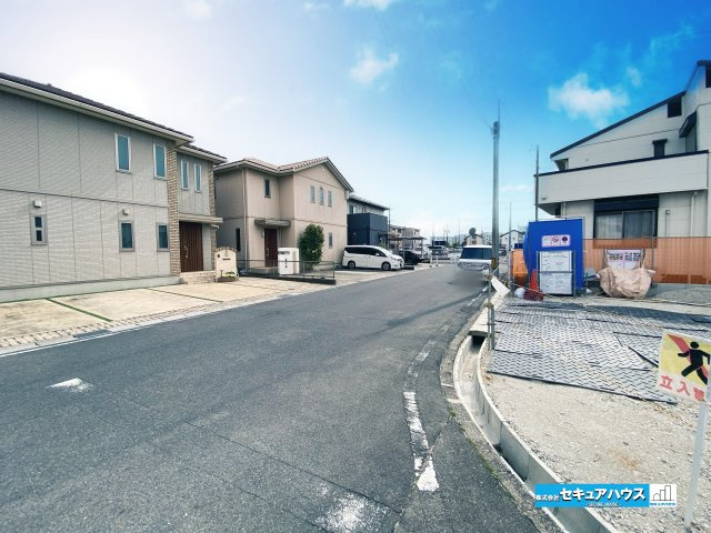 【同施工物件ご案内可能】東海市富木島町新長口 全１棟の前面道路含む現地写真|事前予約にて現地ご見学いただけます！お気軽にお問い合わせください♪
■株式会社　セキュアハウス■
住宅ローンに強く、知識、経験豊富なスタッフ在籍
お客様に寄り添い、ご成約後もサポート致します。