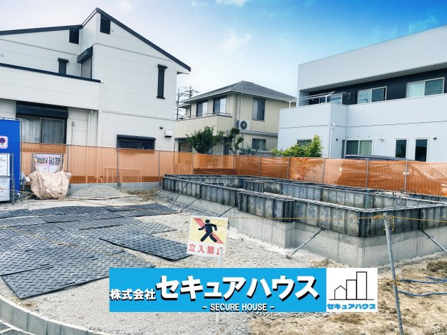 【同施工物件ご案内可能】東海市富木島町新長口 全１棟のその他|■現地外観写真
駐車並列3台可能！オプション工事でカーポート設置などいかがでしょうか。その他にも、フェンスなどの「オプション工事」もご提案いたします♪