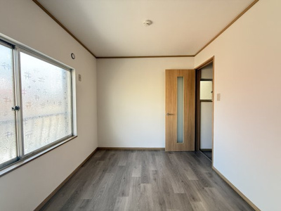 【洋室】 | 横堤4丁目貸家