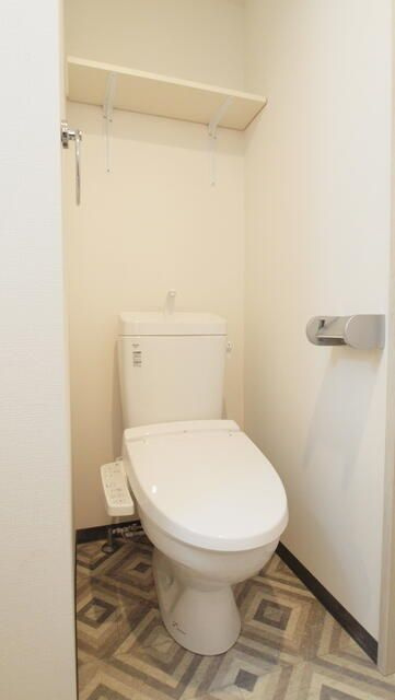 モダンアパートメント高田馬場のトイレ