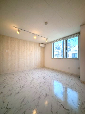 グランデュール旭ヶ丘の洋室