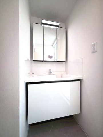 グランデュール旭ヶ丘の独立洗面台