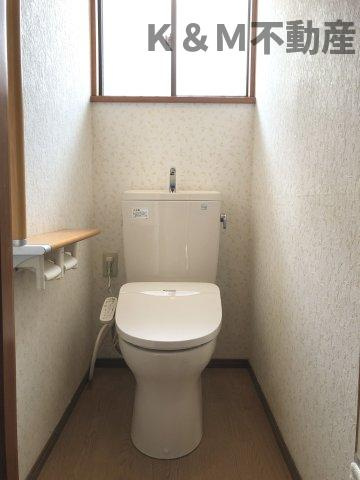みどり台戸建のトイレ|清潔感のあるトイレです