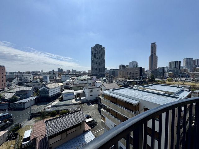 プライムタウン木戸町の展望|バルコニーからの眺めは良好です。