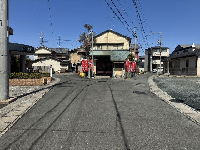 プライムタウン木戸町のその他|前面道路になります。