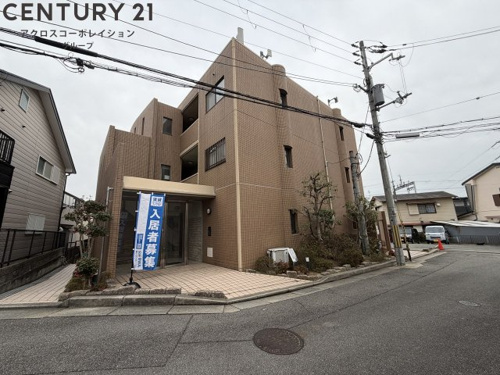 オートロック付きで外部からの出入りが無く安心です