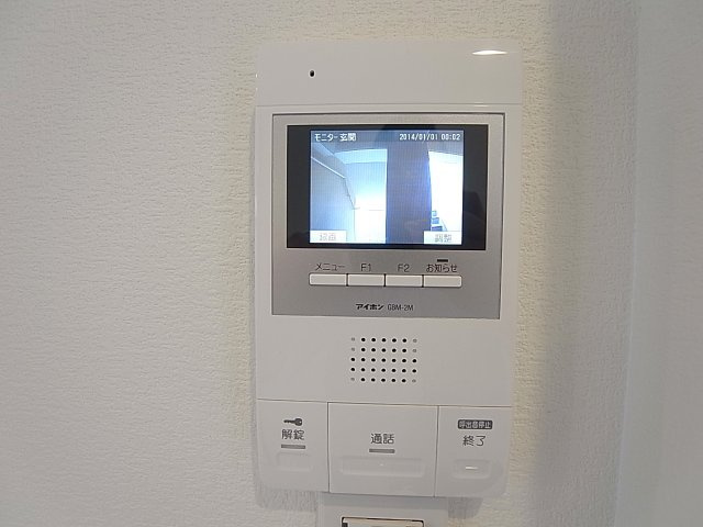 セビーヌ鷹取のセキュリティ|録画機能も付いたＴＶカラーモニターフォンが玄関前を見張ってます