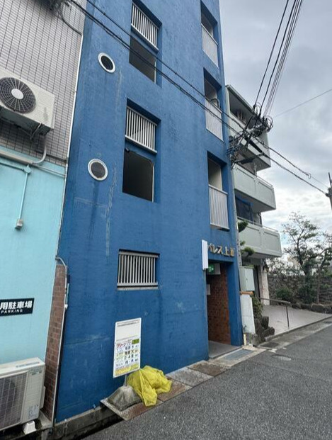 パレス上原の外観