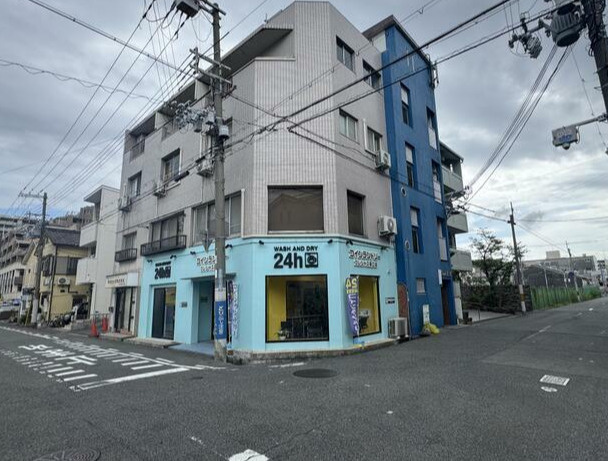 パレス上原のエントランス