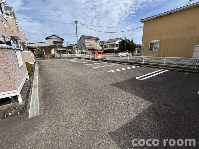 グランシャリオ・Ｋの駐車場