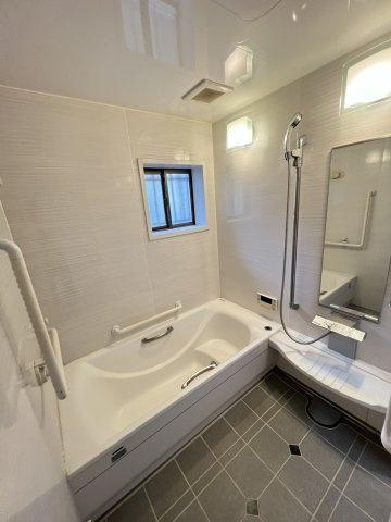 青葉町中古住宅の浴室