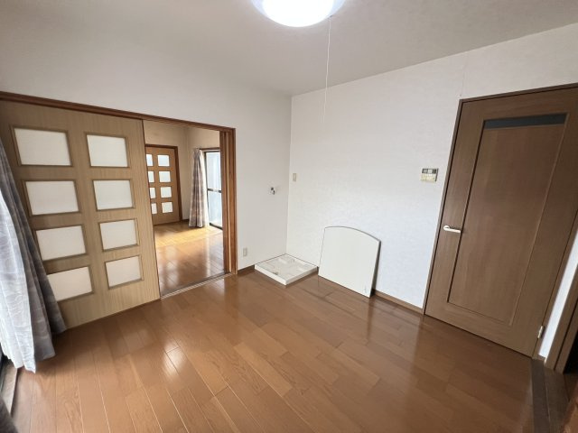 青葉町中古住宅の居間・リビング