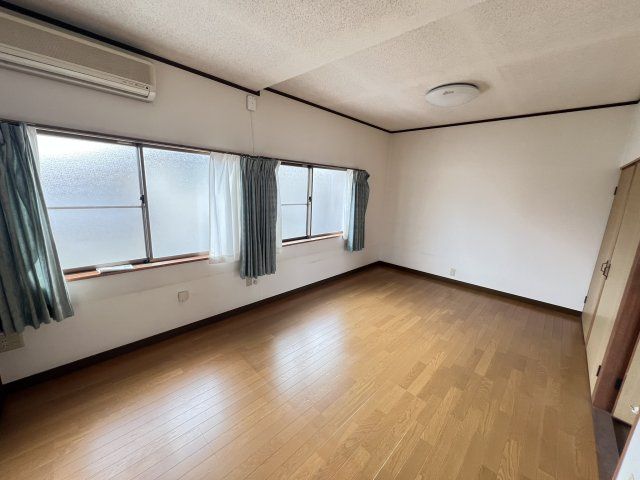 青葉町中古住宅の洋室