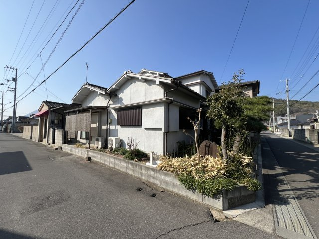 青葉町中古住宅の前面道路含む現地写真