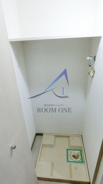 グランド・ガーラ横濱万世町の設備|洗濯機置き場です。