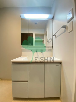 【洗面所】 | コンソラトゥール博多 | 三面鏡付きシャンプードレッサーです！