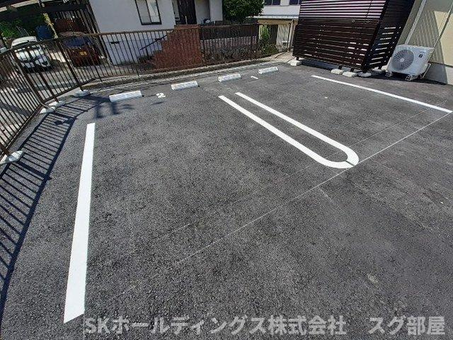 リベラの駐車場