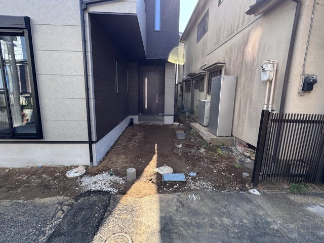 柏市中新宿１丁目新築戸建の駐車場|駐車スペース（3月21日撮影）