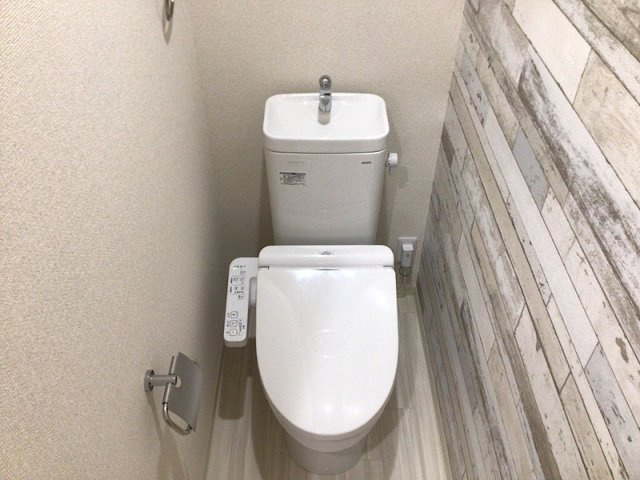 ウォシュレット付きのトイレです♪