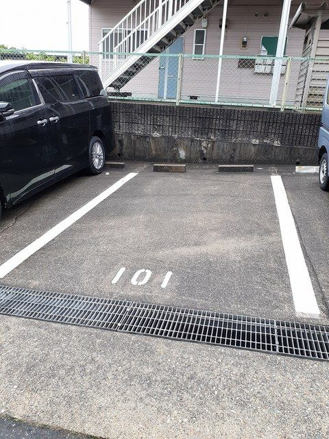 グリーンヒル武路の駐車場