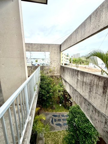 島尻郡南風原町字津嘉山の中古一戸建のその他|２階テラスから庭の眺め