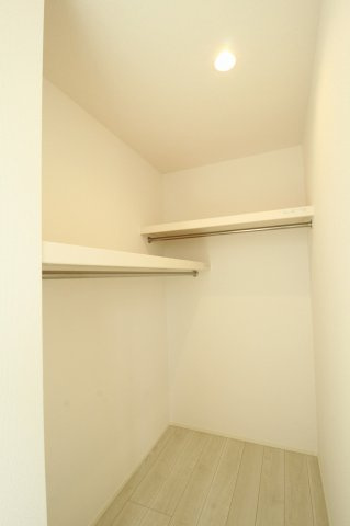 鴨部２丁目　新築戸建　2号棟（全2区画）の収納|2F　南の部屋　8.0帖+WIC+CL