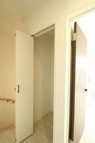 鴨部２丁目　新築戸建　2号棟（全2区画）の収納|2F　ホール