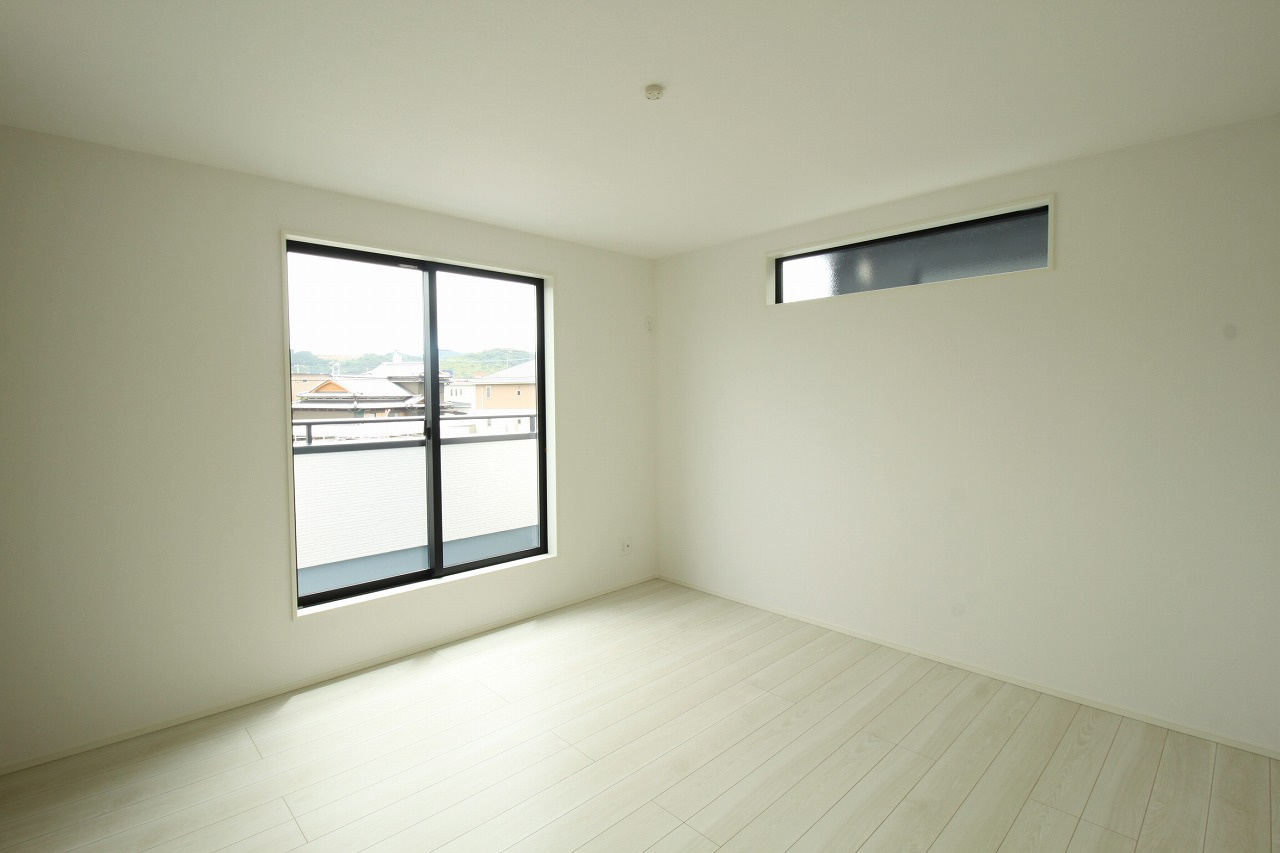 鴨部２丁目　新築戸建　2号棟（全2区画）の洋室|2F　南の部屋　8.0帖+WIC