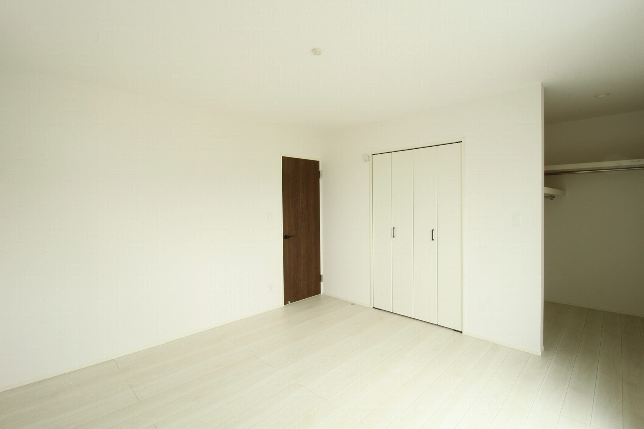 鴨部２丁目　新築戸建　2号棟（全2区画）の洋室|2F　南の部屋　8.0帖+WIC+CL