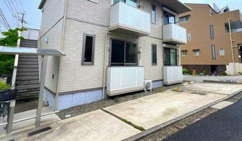 ヒルズ上野のエントランス