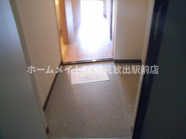 大阪市城東区鴫野東１丁目の賃貸マンションの玄関