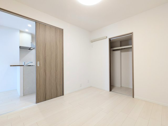 浅草ロイヤルマンションの洋室|～WIC付きの居室写真～