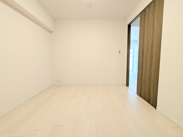 浅草ロイヤルマンションの子供部屋|～WIC付きの居室写真～