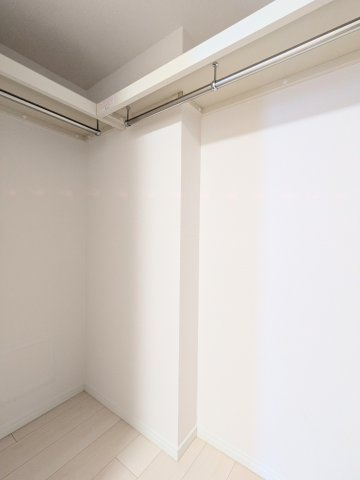 浅草ロイヤルマンションの収納|～居室のWIC写真～