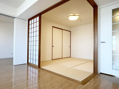 【和室】 | パーソナルヒルズ宮の沢ファーストステージ | 和紙畳が素敵なもモダン和室には大きな押入れ付き♪