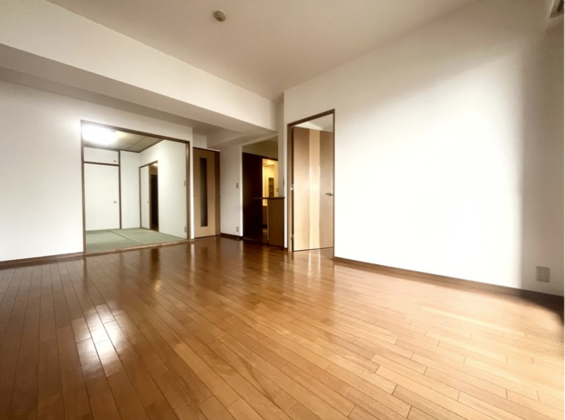 甲南山手ガーデンハウスの居間・リビング