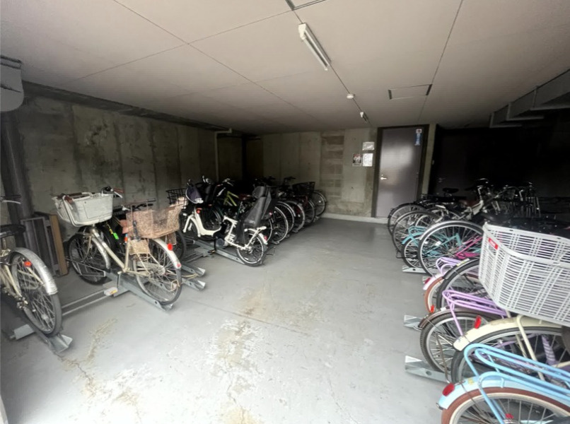 甲南山手ガーデンハウスの駐車場