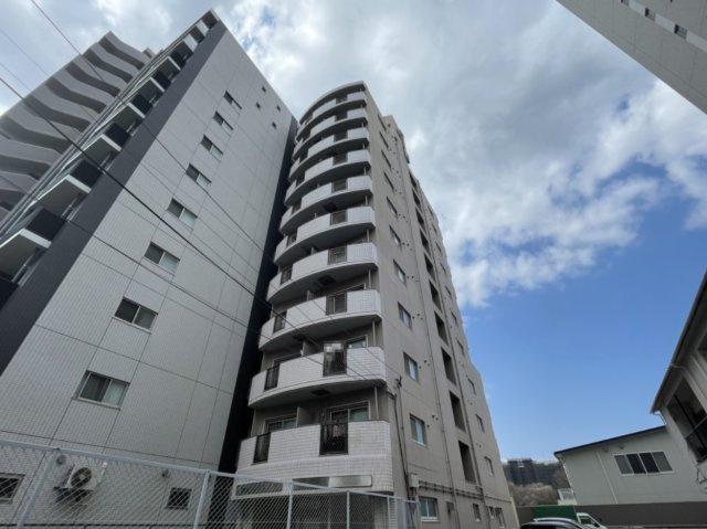 東峰マンション福岡県庁前の外観